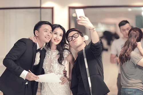 Văn Anh xúc động khi Tú Vi mặc thử váy cưới - 6