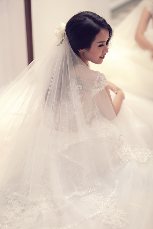 Văn Anh xúc động khi Tú Vi mặc thử váy cưới - 8