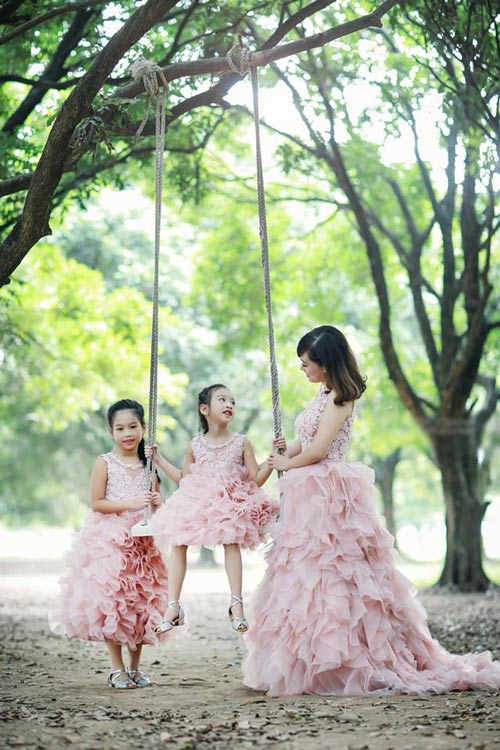 Bộ ảnh đẹp như cổ tích của gia đình quot;Nhà có 3 cô gáiquot; - 3