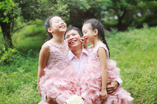Bộ ảnh đẹp như cổ tích của gia đình quot;Nhà có 3 cô gáiquot; - 4