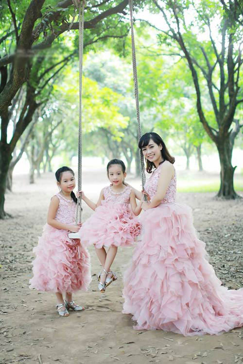 Bộ ảnh đẹp như cổ tích của gia đình quot;Nhà có 3 cô gáiquot; - 7