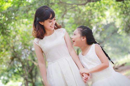 Bộ ảnh đẹp như cổ tích của gia đình quot;Nhà có 3 cô gáiquot; - 12