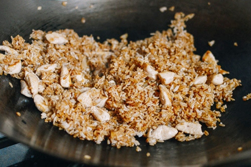 Cơm rang thịt gà siêu ngon vào bữa sáng - 7