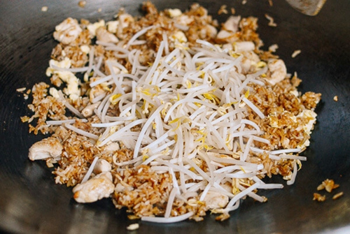 Cơm rang thịt gà siêu ngon vào bữa sáng - 9