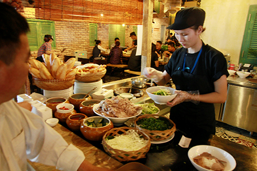 Đến quot;Phố ngonquot; thử cảm giác mua hàng bằng tem phiếu - 18