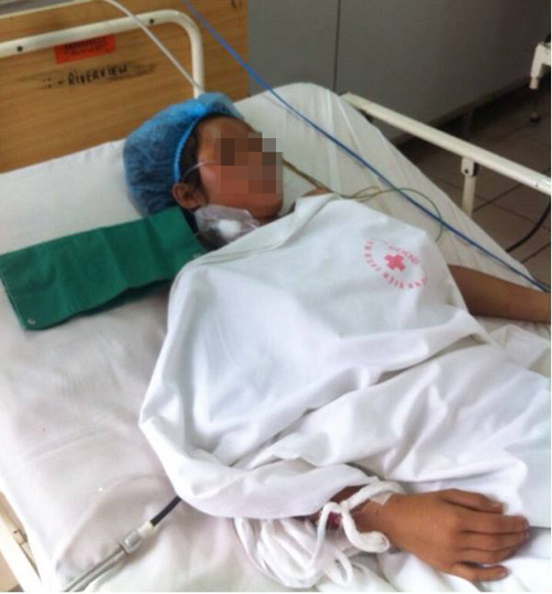 Siêu lọc máu cứu bé gái bị ong đốt 115 nốt - 1