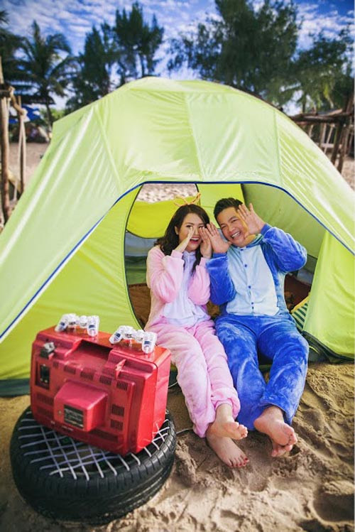 Tình yêu 6 năm của cô gái luôn phải về trước 9h tối - 16