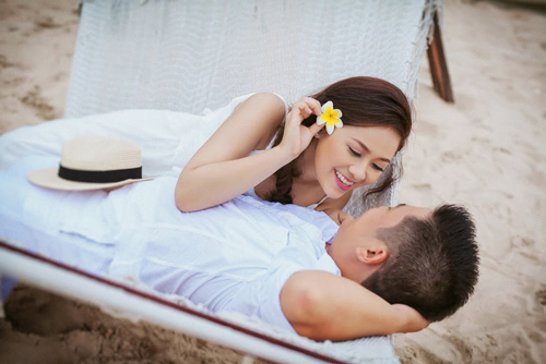Tình yêu 6 năm của cô gái luôn phải về trước 9h tối - 7