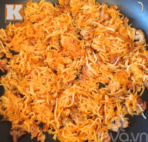 Bún xào thịt cay cho bữa sáng nhanh gọn và lạ miệng - 3