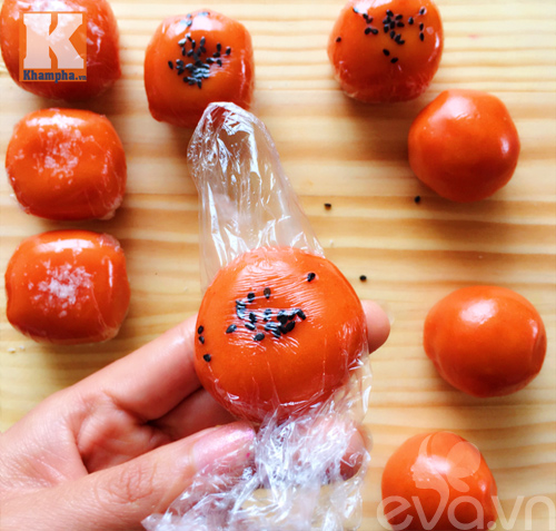 Bánh gấc nhân đậu xanh đẹp mắt, ngon miệng - 6