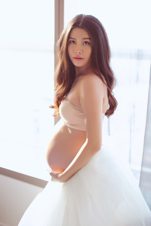 Bà xã Đăng Khôi lộ bộ ảnh gợi cảm khi bầu bí - 2