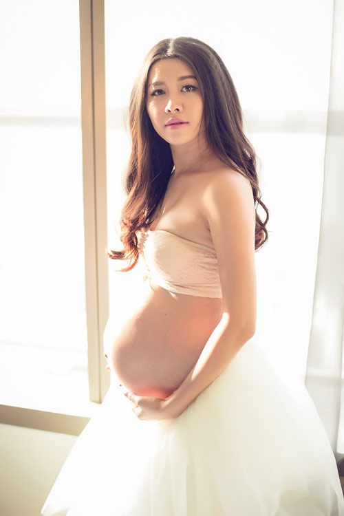 Bà xã Đăng Khôi lộ bộ ảnh gợi cảm khi bầu bí - 4