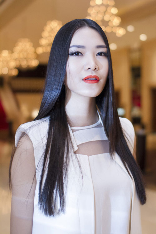 Phong cách quot;xuống cấpquot; khó hiểu của HH Thùy Dung - 11