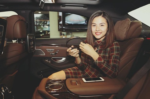 Vân Trang và người yêu đại gia đi quot;tậuquot; xế tiền tỷ - 6