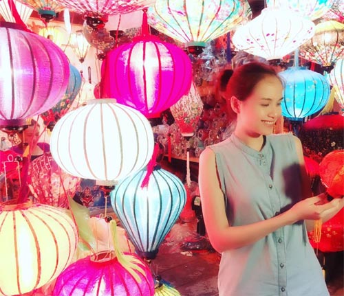 Hari Won quot;tập xoạcquot; cùng con trai Khánh Thi - 10