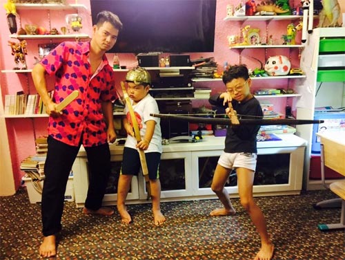 Hari Won quot;tập xoạcquot; cùng con trai Khánh Thi - 3