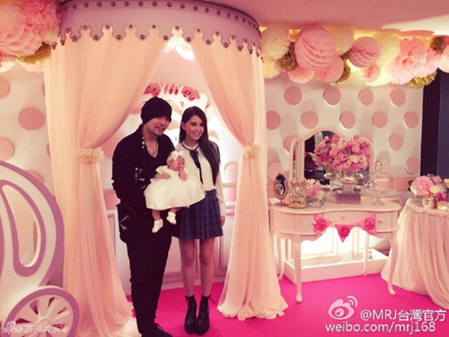 Châu Kiệt Luân làm tiệc mừng con gái 100 ngày tuổi - 2