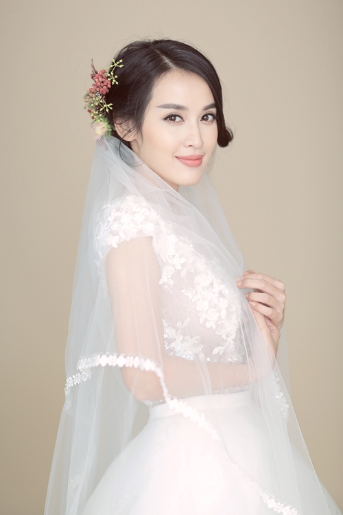 Tú Vi khoe hình xăm trong ảnh cưới với Văn Anh - 9
