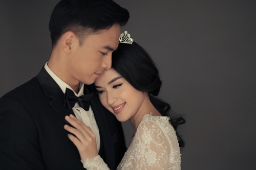Tú Vi khoe hình xăm trong ảnh cưới với Văn Anh - 11