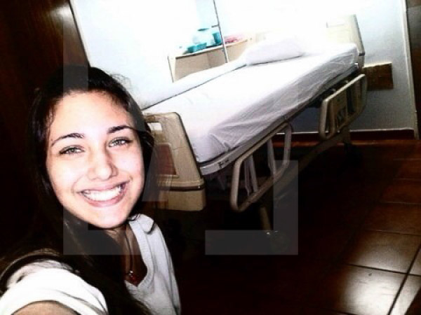 Tân Hoa hậu quốc tế 2015 bị rò rỉ ảnh phẫu thuật thẩm mỹ - 1