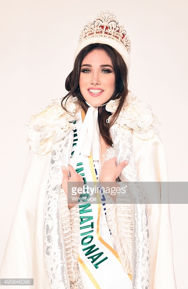 Tân Hoa hậu quốc tế 2015 bị rò rỉ ảnh phẫu thuật thẩm mỹ - 5