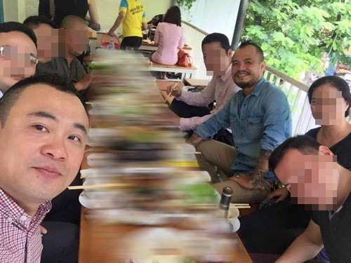 Trần Lập ngồi xe lăn, bình tĩnh trước giờ phẫu thuật - 9