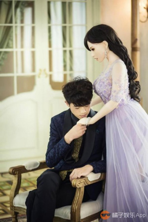 Ảnh cưới “Tình người duyên…búp bê” của hot boy - 1