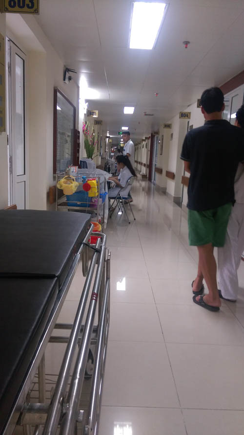 Nhạc sĩ Trần Lập hoàn thành ca phẫu thuật đầu tiên - 2