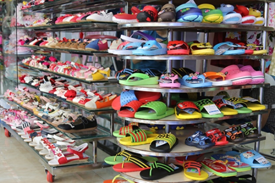 Gặp quot;người hùngquot; cứu cánh đôi chân phái đẹp Sài Gòn mùa mưa - 9