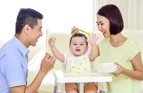Kinh nghiệm chọn bộ dụng cụ tập ăn dặm cho bé - 1