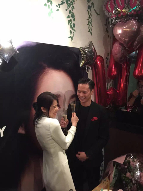 Hồ Hạnh Nhi khoe ảnh cưới, nhẫn đính hôn - 3