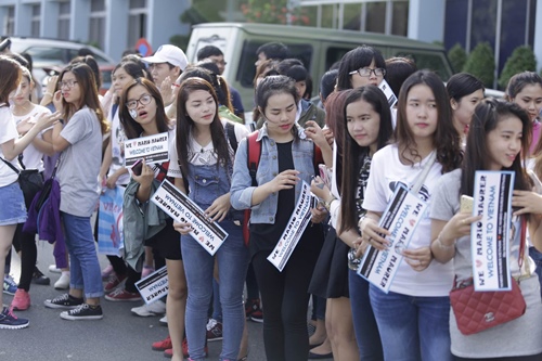 Mỹ nam quot;Tình người duyên maquot; giản dị đến Việt Nam - 1