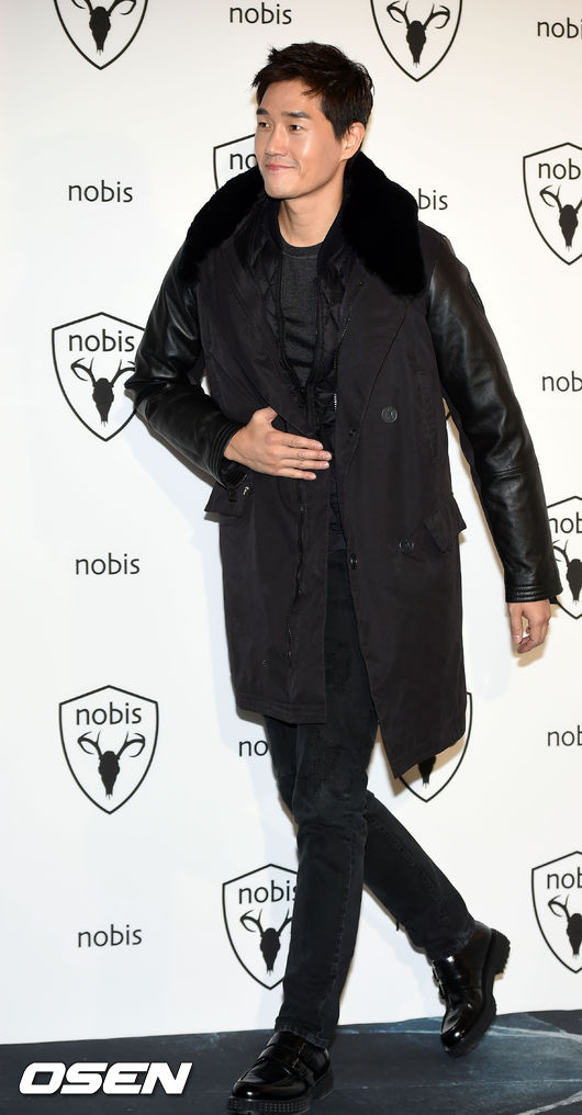 Sau 4 tháng sinh con, HH Lee Bo Young thon gọn, trẻ trung - 7