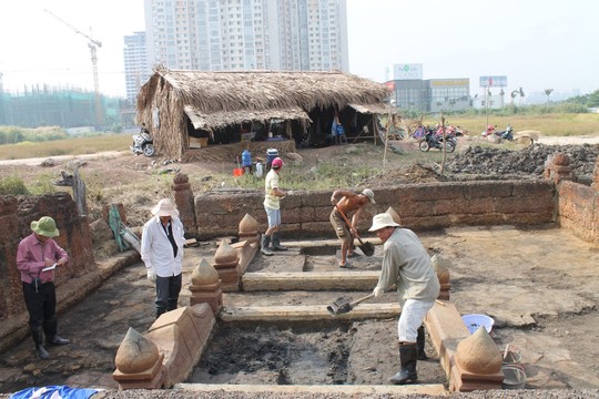 Hoang tàn mộ cổ Sài Gòn - 1