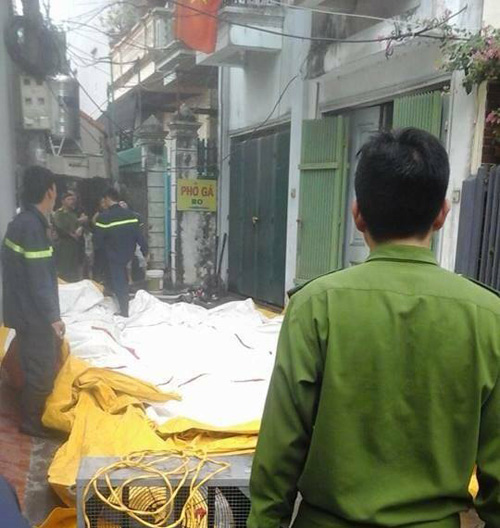 HN: Giải cứu một phụ nữ biểu hiện tâm thần đòi tự thiêu - 4