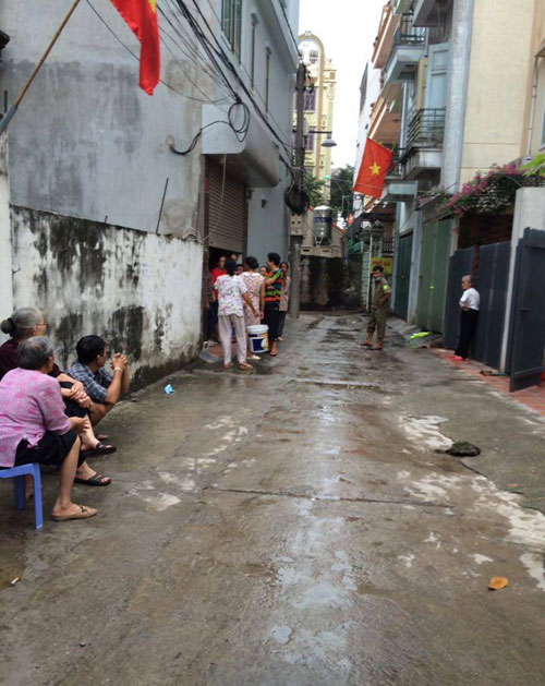 HN: Giải cứu một phụ nữ biểu hiện tâm thần đòi tự thiêu - 6