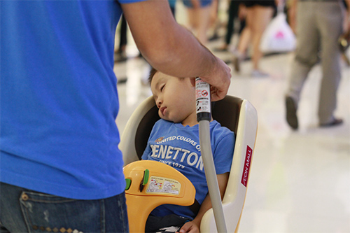 Chen chân nghẹt thở mua sắm cuối tuần - 16