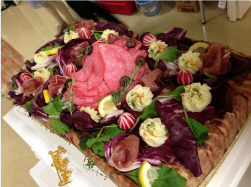 Nhật Bản: Phát sốt với trào lưu làm bánh sinh nhật bằng thịt bò - 2