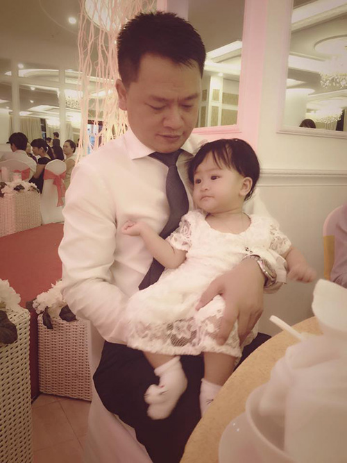 Chồng Phan Thị Lý yêu chiều hai con hết mực - 4