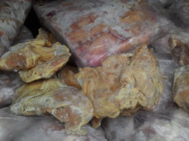 Kinh hoàng thịt gà hết đát vẫn vô tư bán cho người tiêu dùng