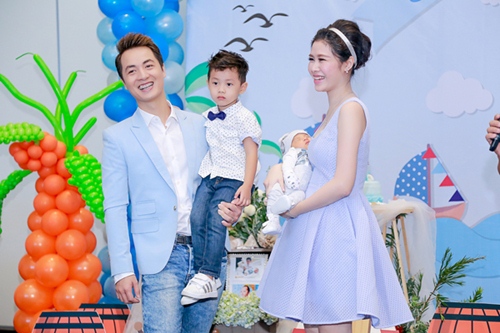 Vợ chồng Đăng Khôi rạng ngời trong tiệc đầy tháng con trai - 6