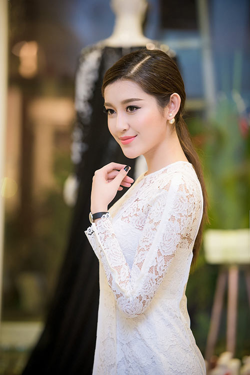 Á hậu Huyền My chi hơn 400 triệu đồng đi dự tiệc - 4