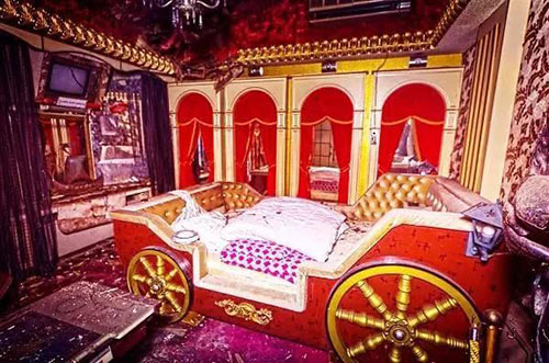Những căn phòng gây sốc ở các khách sạn tình yêu Nhật Bản - 4