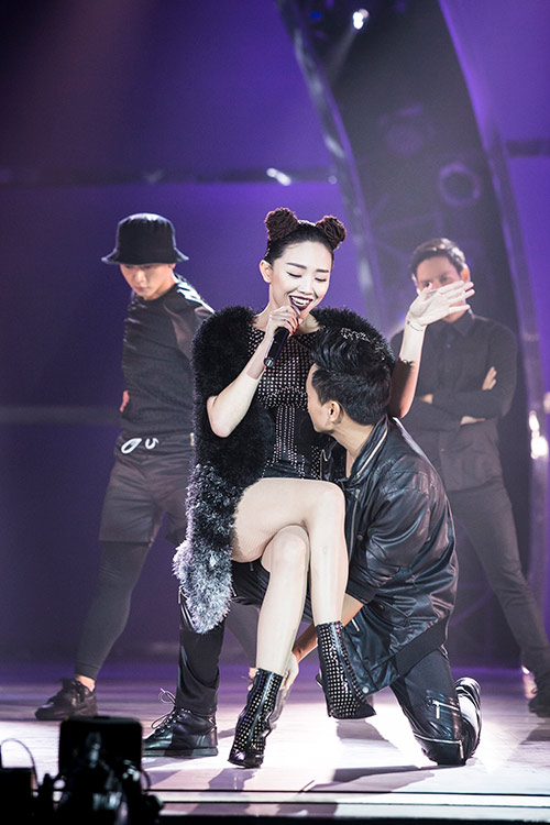 MC Thanh Mai đẹp quot;quyền lựcquot;, đầy gợi cảm - 10