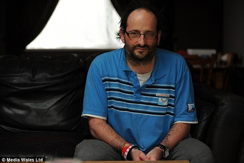 Cậu bé 8 tuổi treo cổ sau khi bị bố phạt - 2