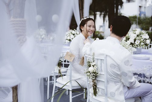 Trang Trần - Ngọc Thúy khẩu chiến trên mạng xã hội - 1