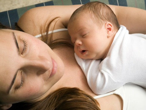 Những thay đổi lạ sau sinh mẹ đừng “sốc” - 1