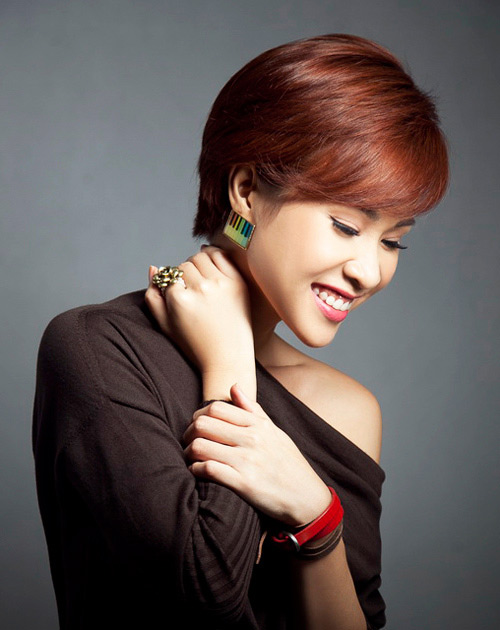 HH Ngọc Diễm khoe eo thon hút mắt người đối diện - 9