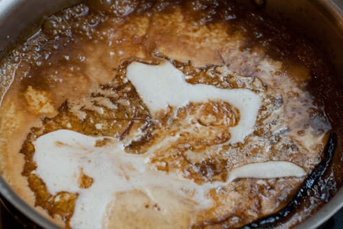 Tẩy sạch đường cháy bám xoong nồi trong nháy mắt - 4