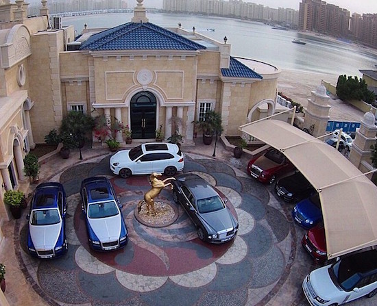 Cuộc sống xa hoa quot;vạn người mêquot; của thiếu gia giàu nhất Dubai - 4